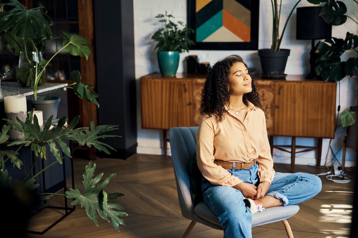 Woman looking calm after managing her tinnitus.